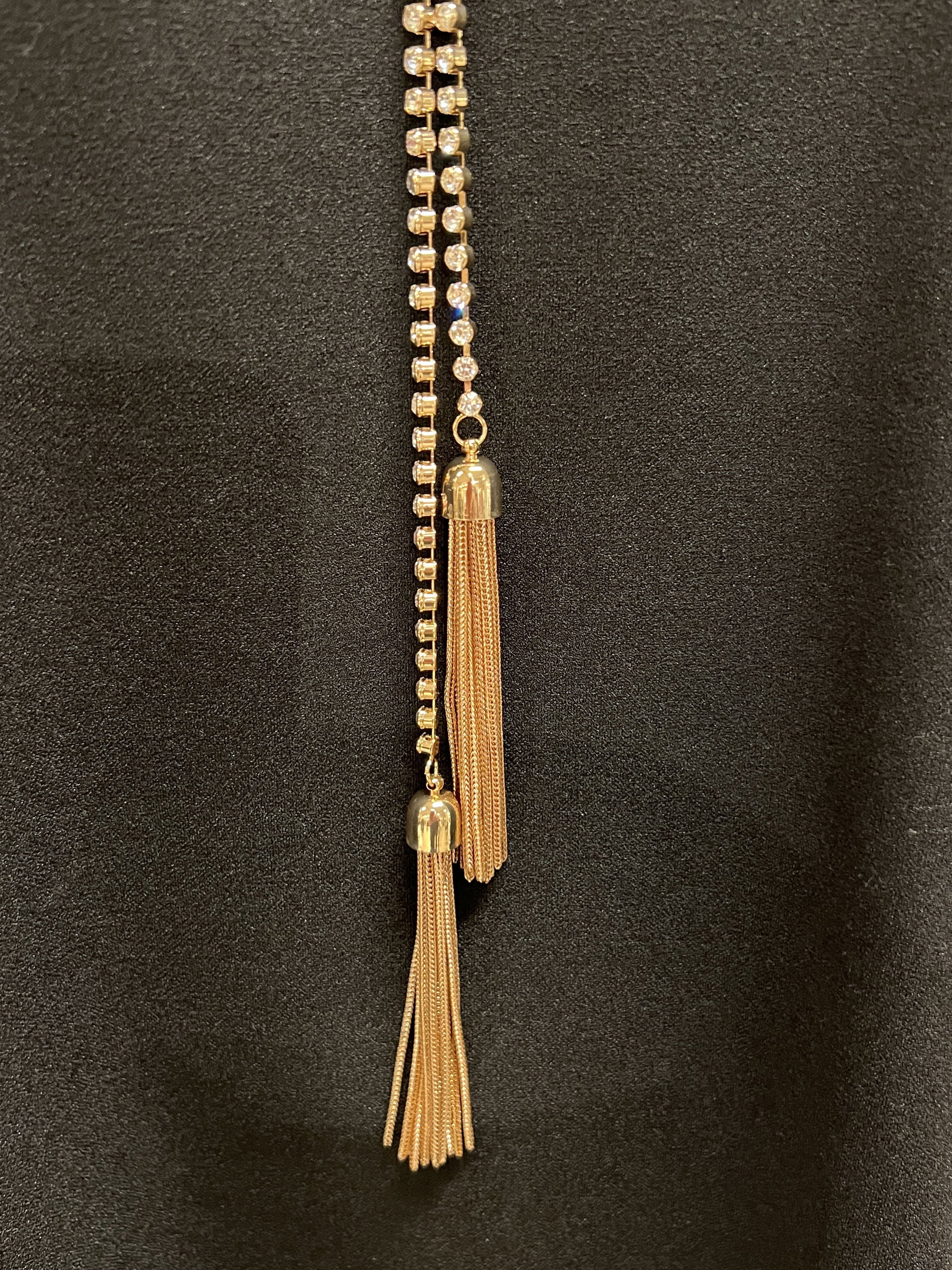 Francesca - Guldhalsband med stenimitation och tofsar